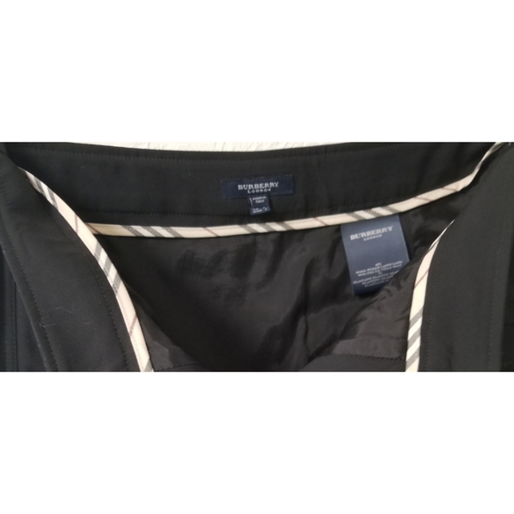 GORGEOUS AUTHENTIC BURBERRY LONDON SKIRT MADE IN I - Picture 1 of 2